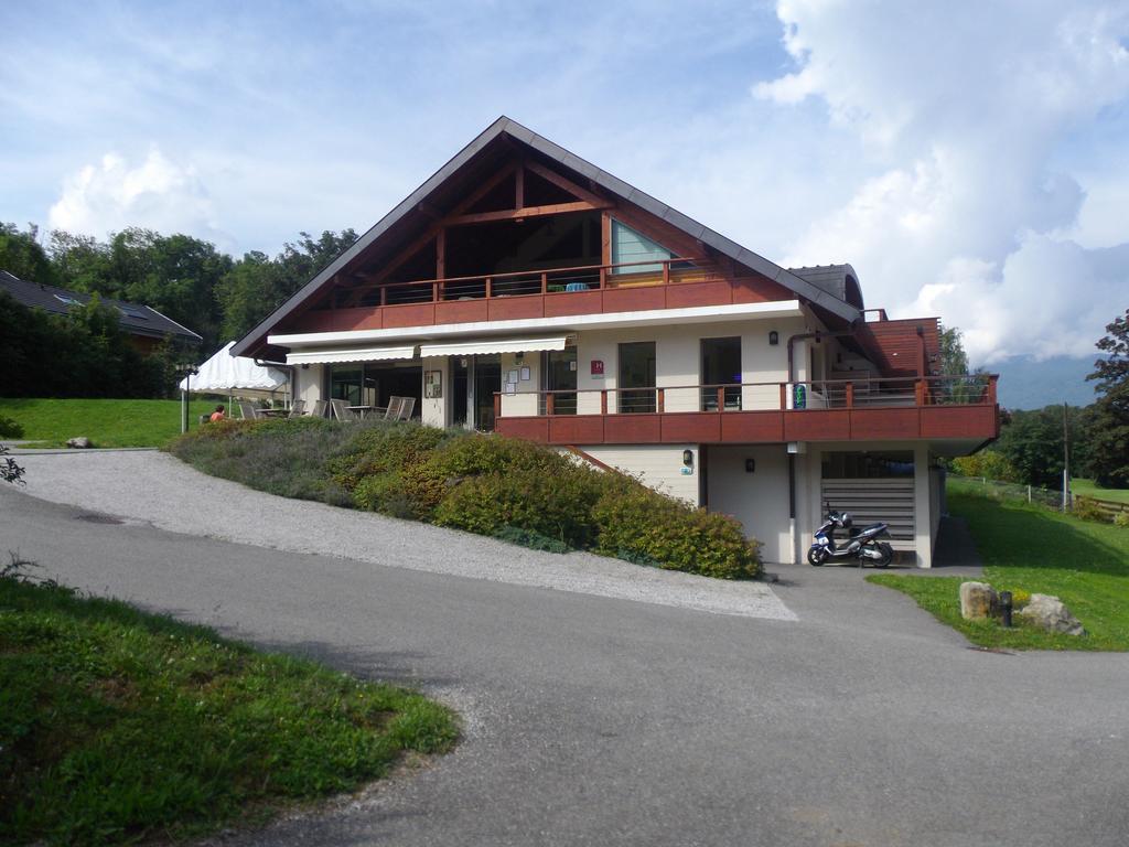 Hotel Golf Et Montagne Talloires Exterior photo